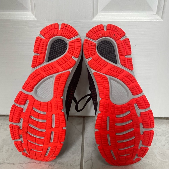 Under Armour Women’s HOVR Sonic 4 Running Shoe size 7 - Picture 4 of 7